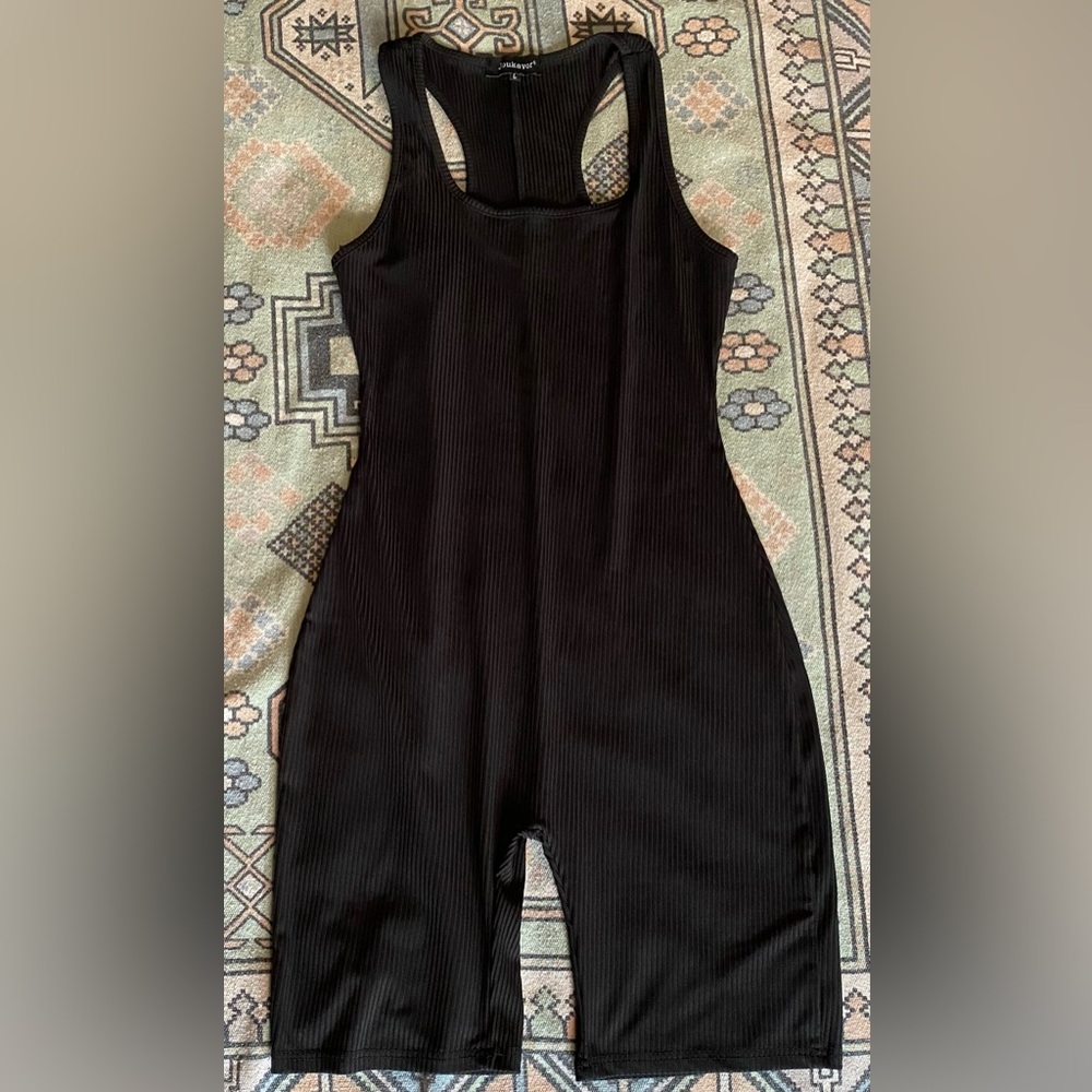 Joukavor black racer back romper
